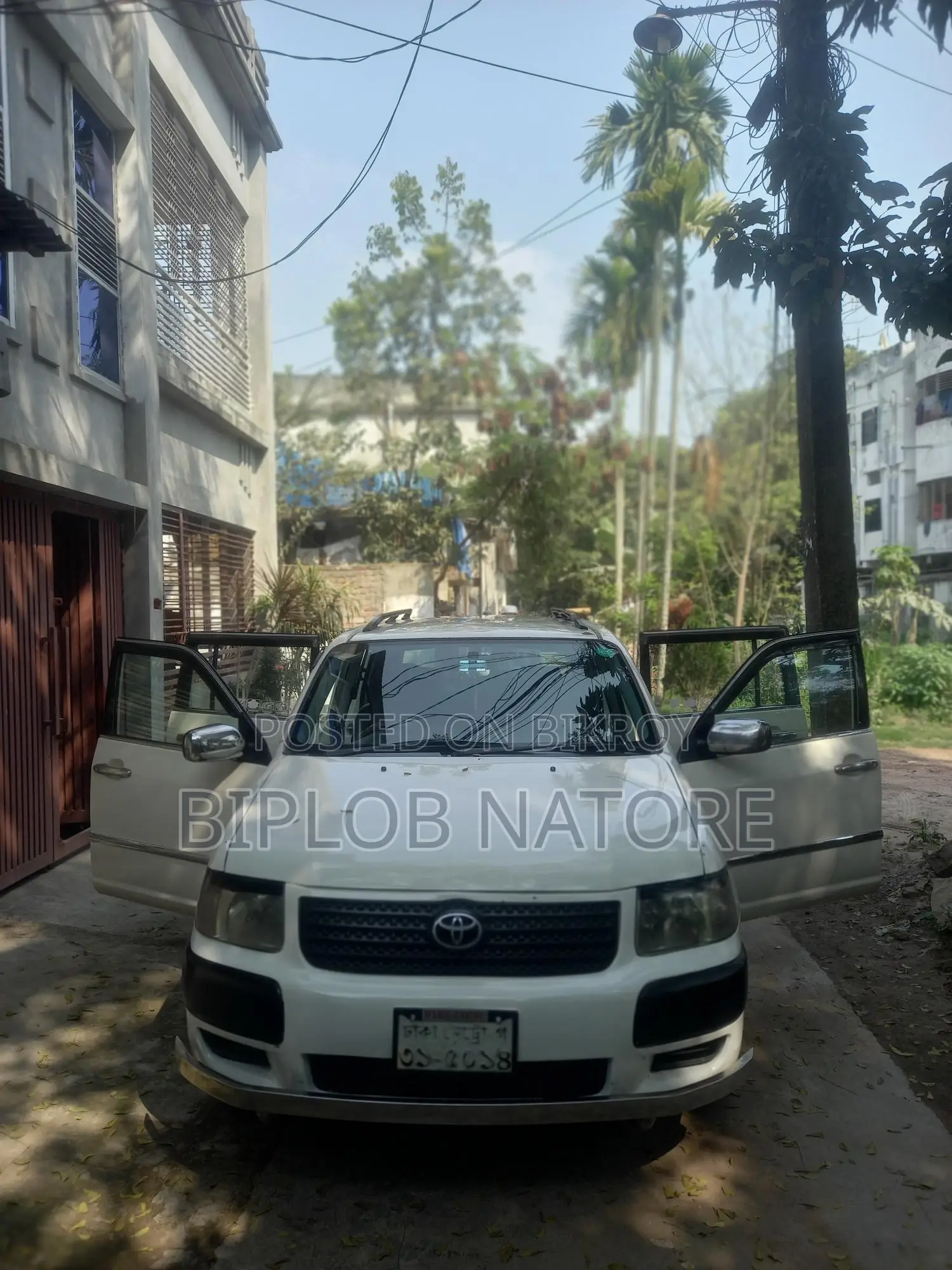 Toyota Succeed 2005