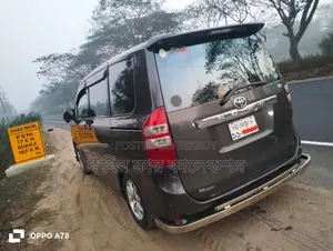 Toyota Noah gray 2007