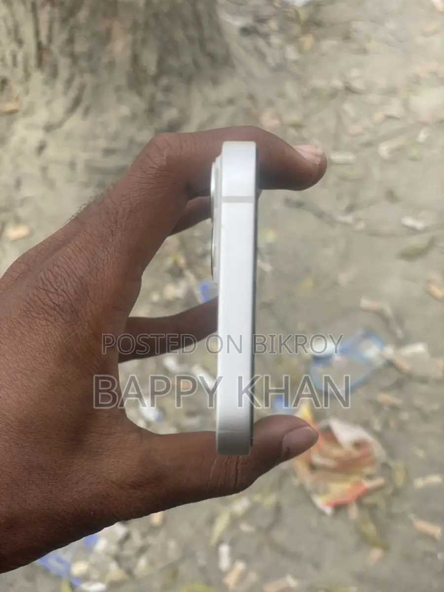 Apple iPhone 13 (Used)