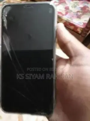 Apple iPhone 11 (Used)