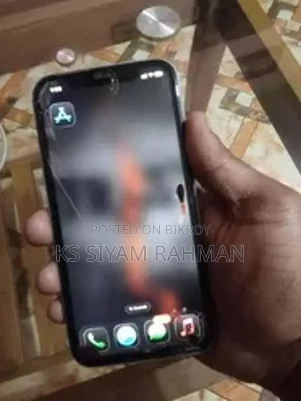Apple iPhone 11 (Used)