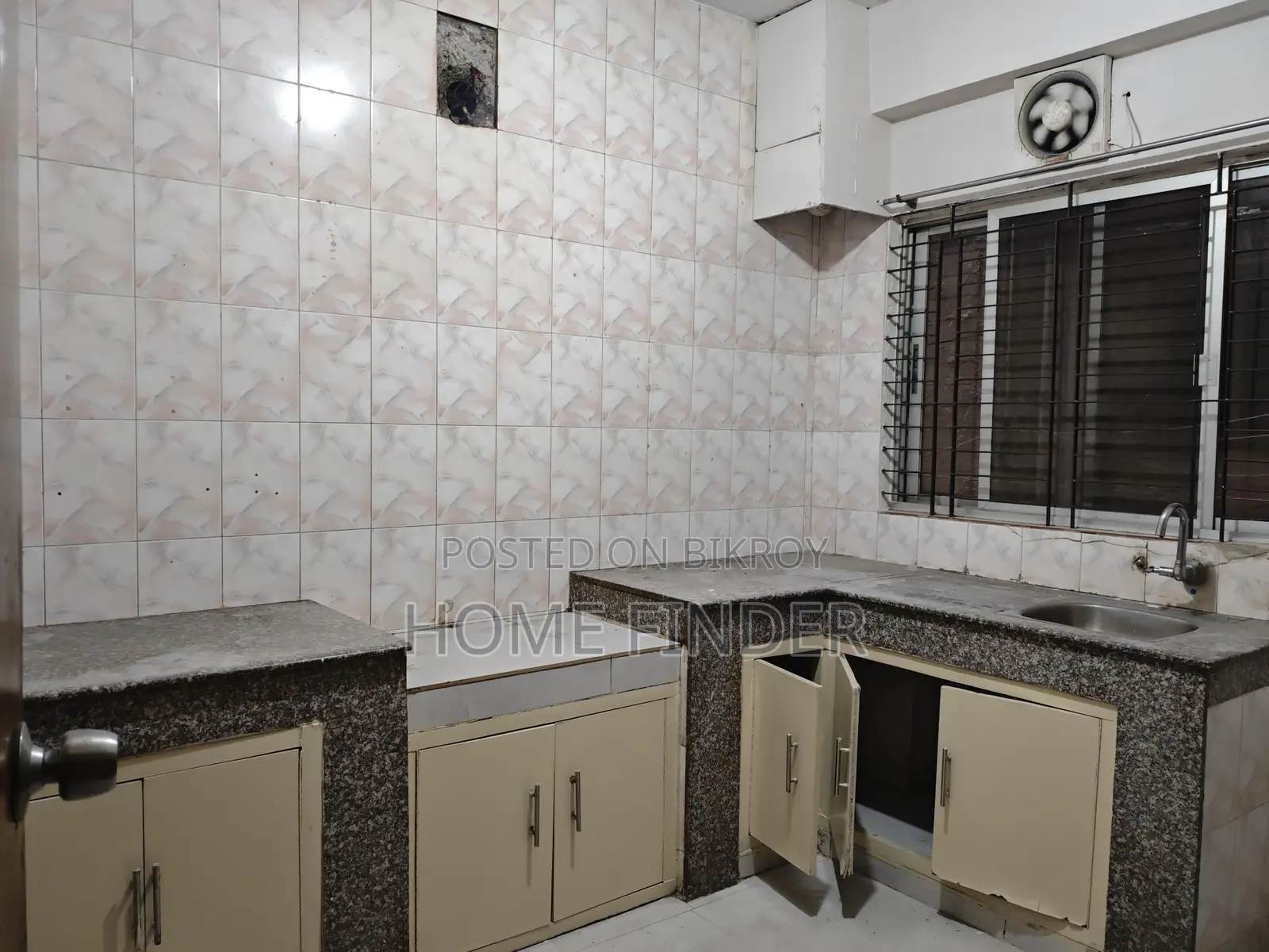 Rent a 2800 Sqft Un-Furnished Apartment in Gulshan 2