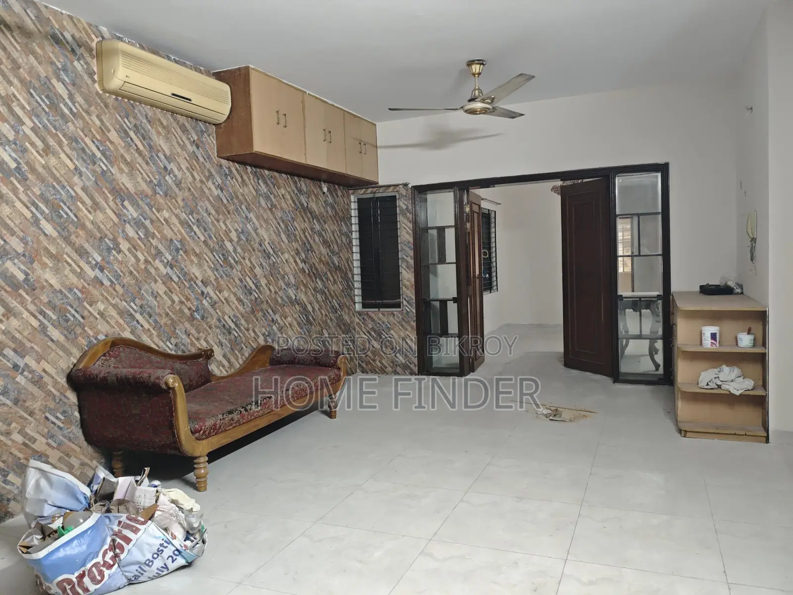 Rent a 2800 Sqft Un-Furnished Apartment in Gulshan 2