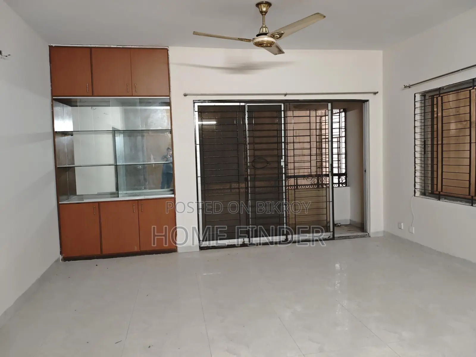 Rent a 2800 Sqft Un-Furnished Apartment in Gulshan 2