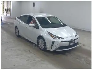 Toyota Prius S PKG 2021