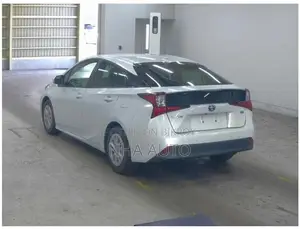 Toyota Prius S PKG 2021