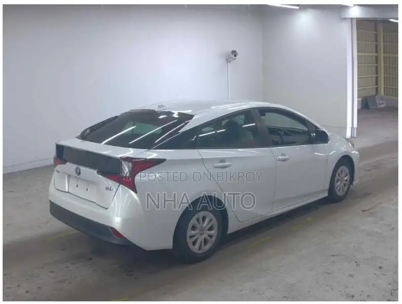 Toyota Prius S PKG 2021