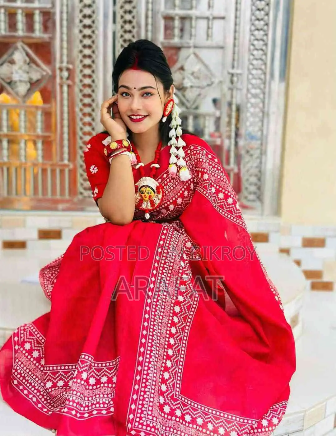 Viral Needle-Thread Saree