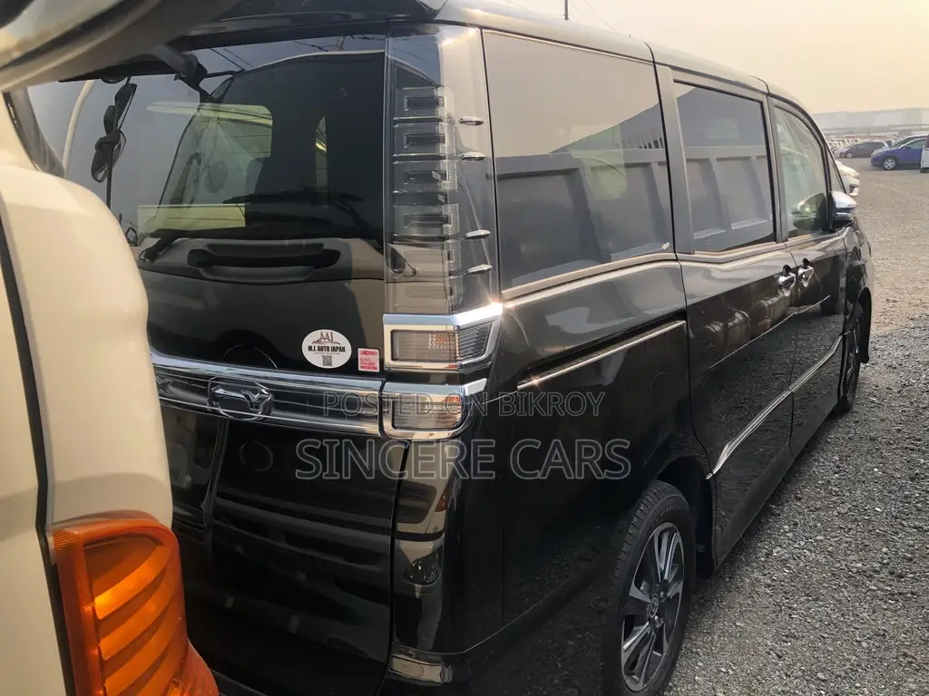 Toyota Voxy ZS KIRAMEKI NON HYB 2020
