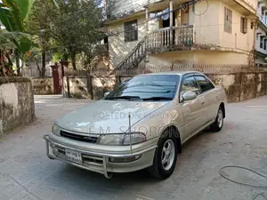Toyota Carina . 1994