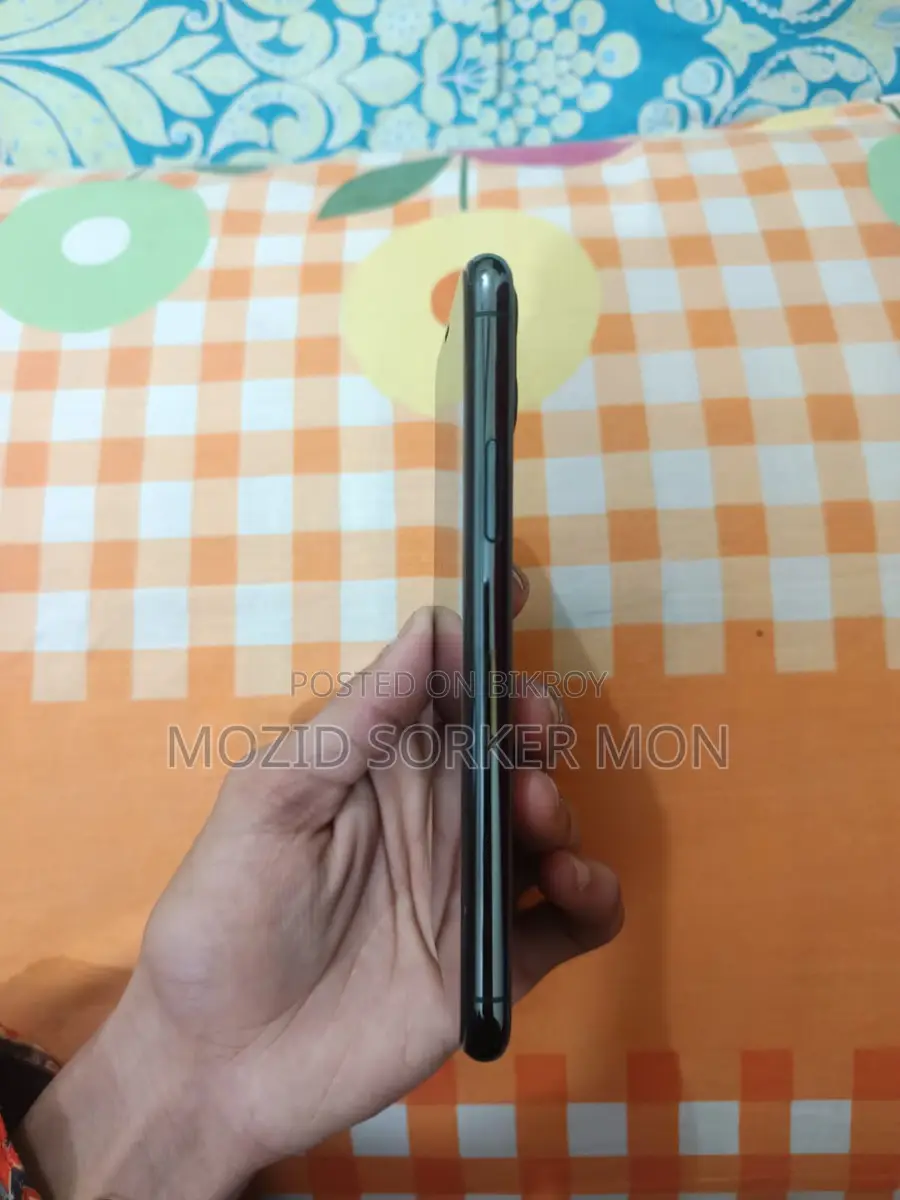 Apple iPhone 11 Pro . (Used)