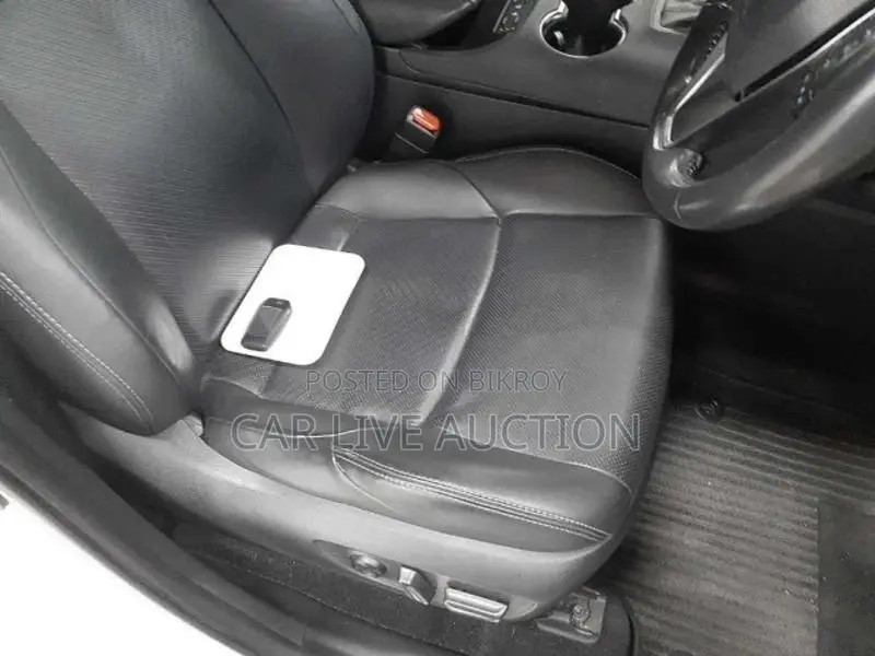 Toyota Harrier hybrid 2021