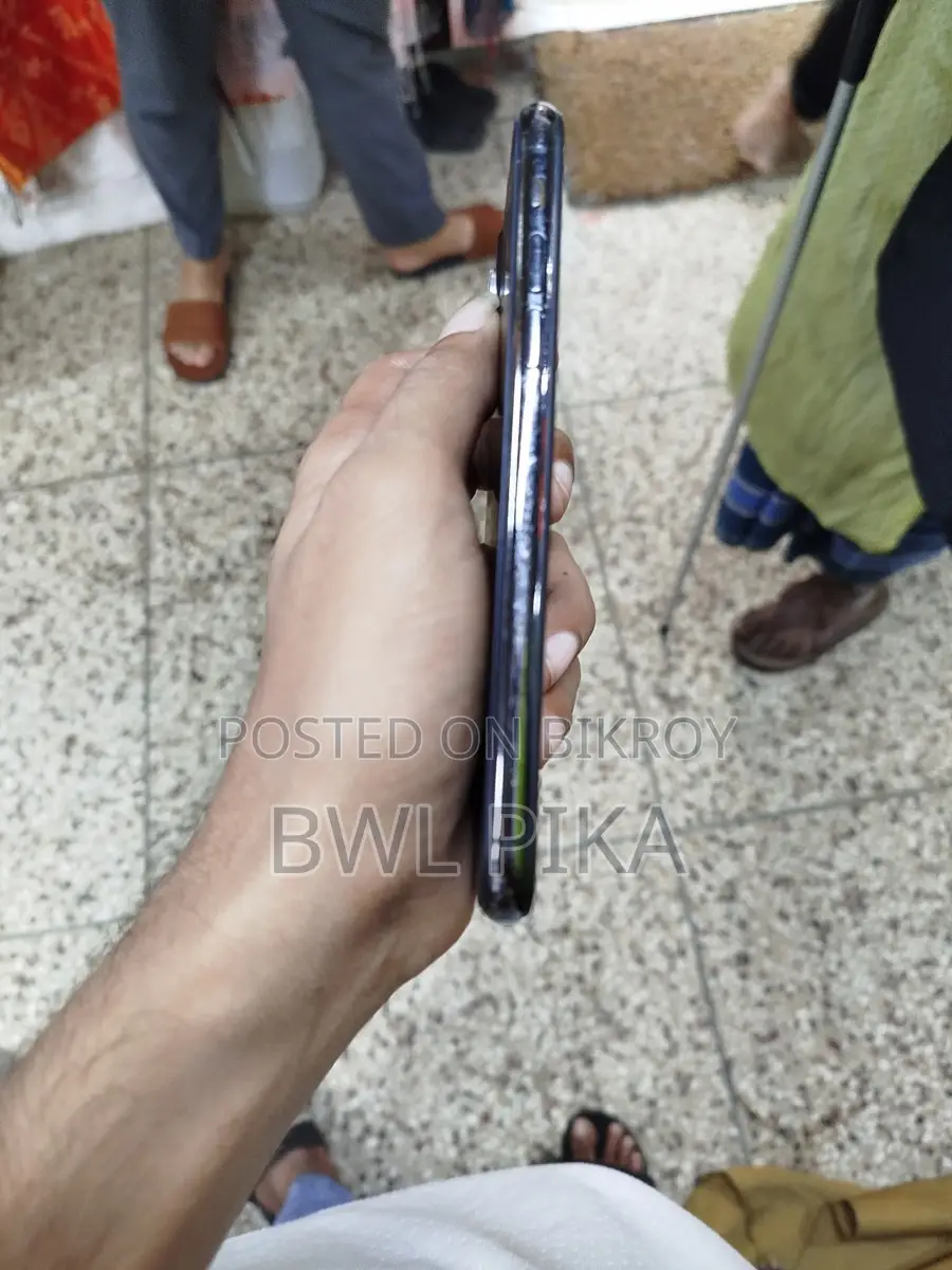 Apple iPhone XS (Used)