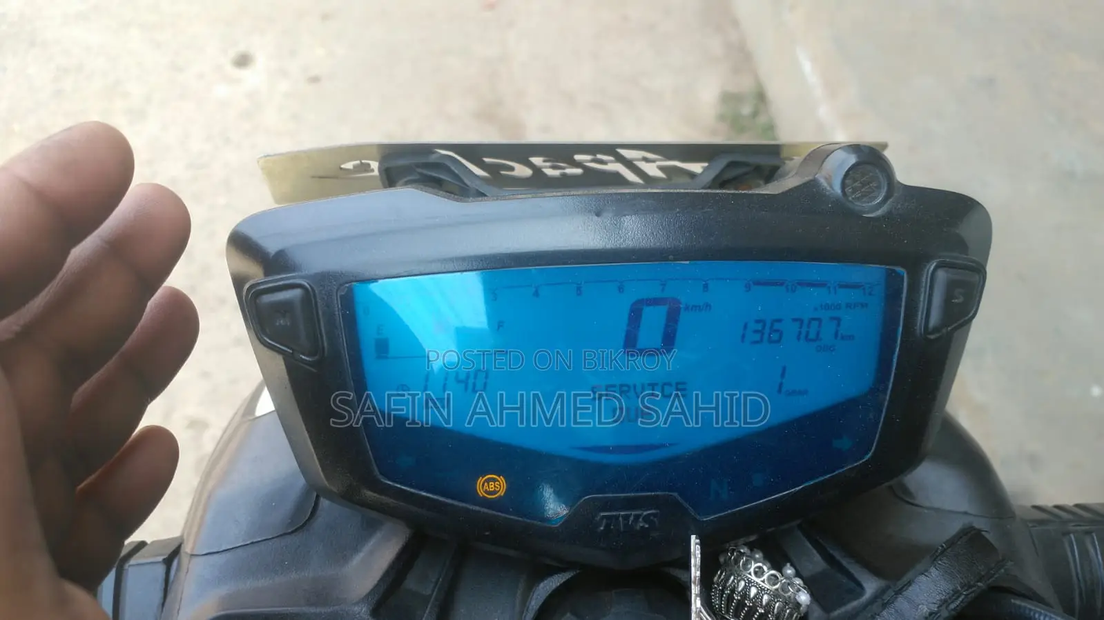 TVS Apache RTR 160 . 2024