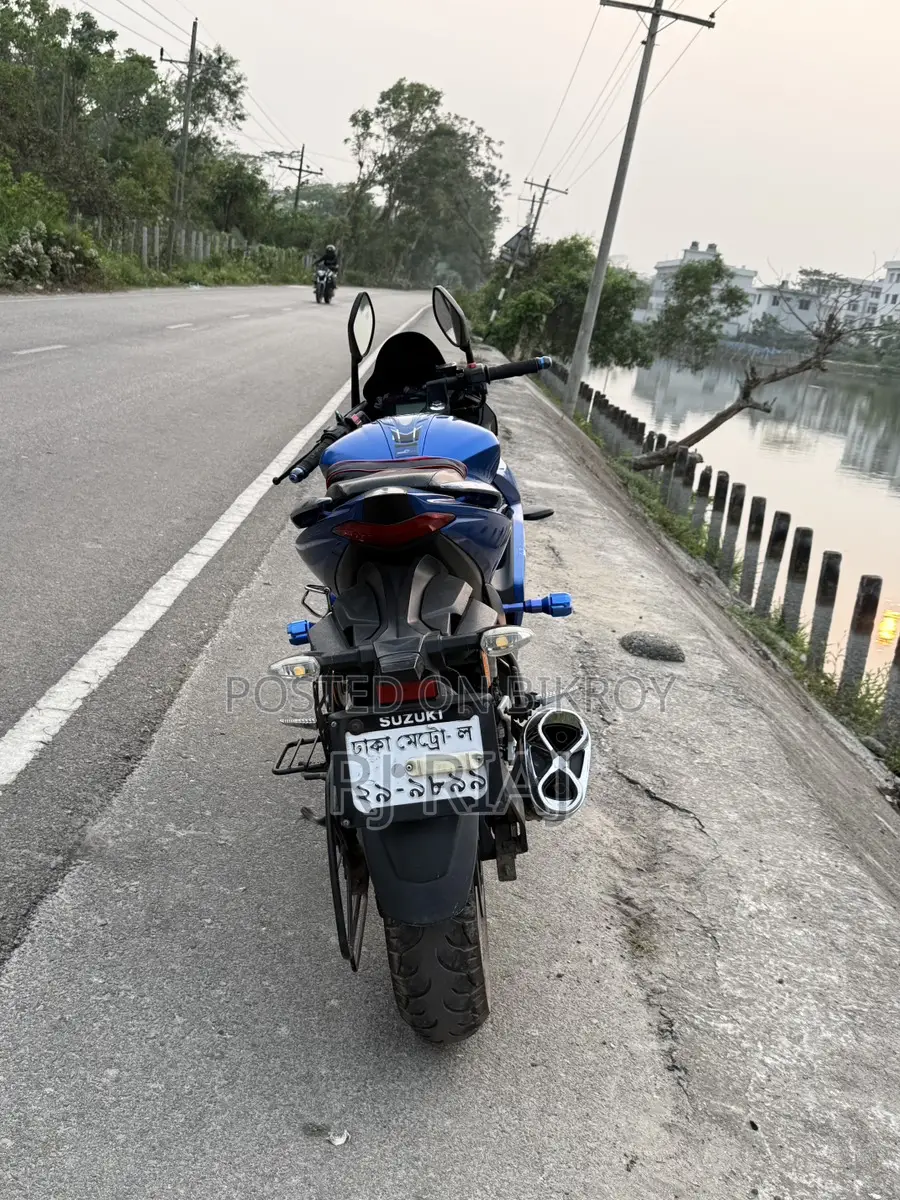 Suzuki Gixxer SF . 2020
