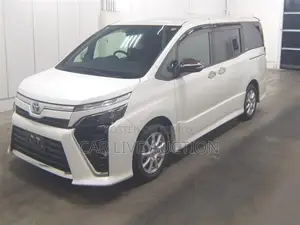 Toyota Voxy hybrid 2021