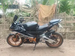 Yamaha R15 V2 ` 2013
