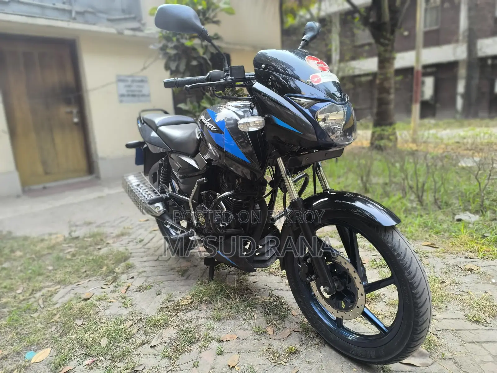 Bajaj Pulsar 150 - 2015