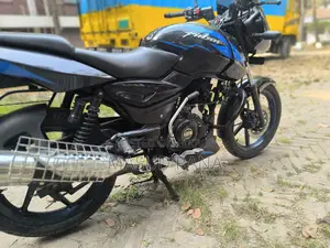 Bajaj Pulsar 150 - 2015