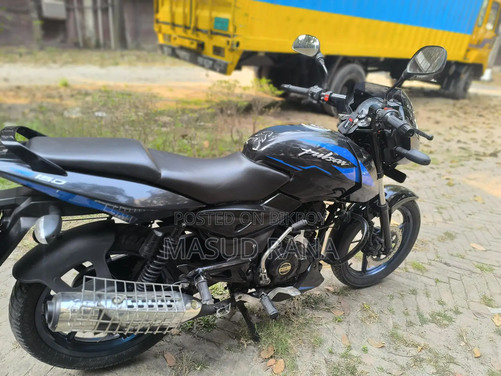 Bajaj Pulsar 150 - 2015