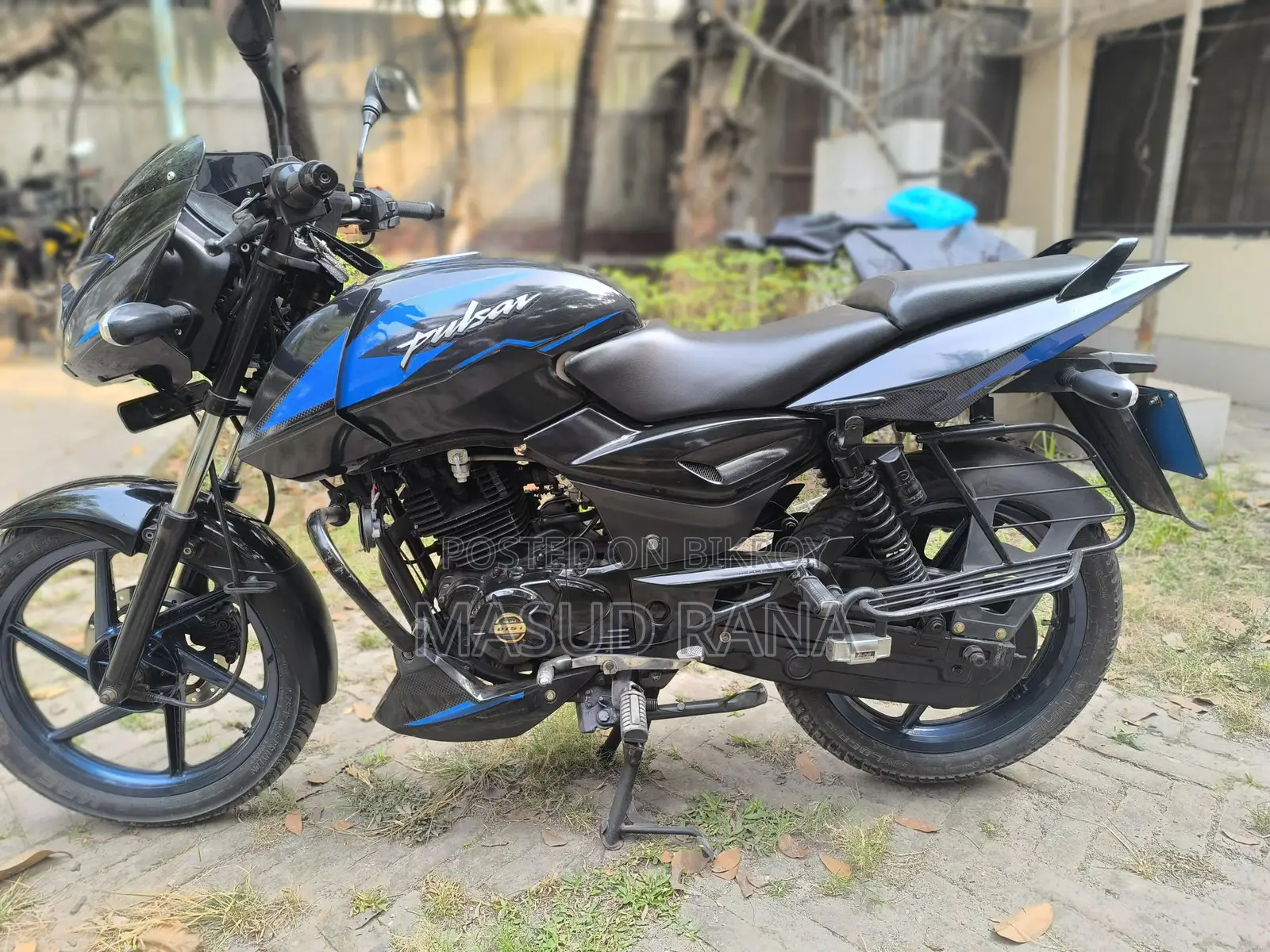 Bajaj Pulsar 150 - 2015