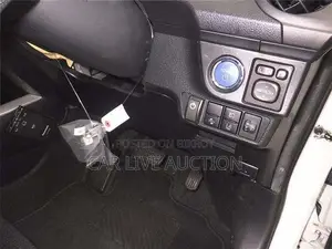 Toyota Axio Hybrid EX READY 2020