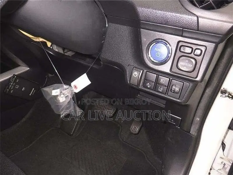 Toyota Axio Hybrid EX READY 2020