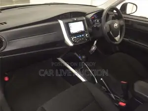 Toyota Axio Hybrid EX READY 2020