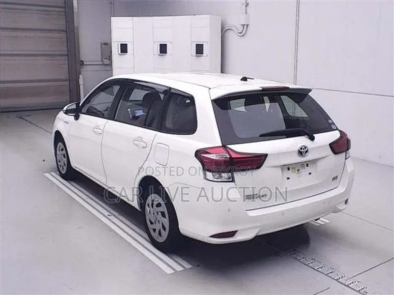 Toyota Axio Hybrid EX READY 2020