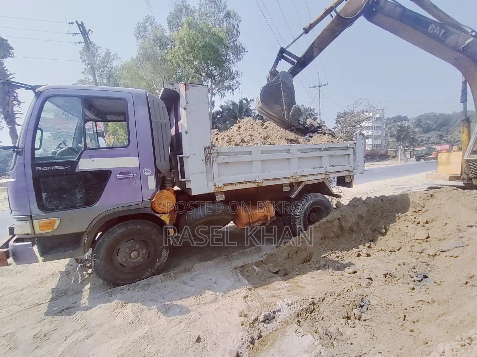 Hino Dump Truck 2010