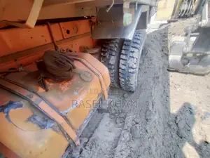 Hino Dump Truck 2010