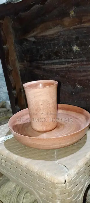 কাঠের তৈরী প্লেট ও গ্লাস