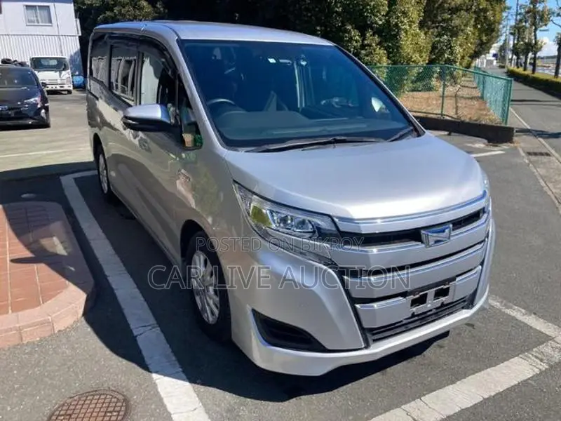Toyota Noah Hybrid X Package 2020
