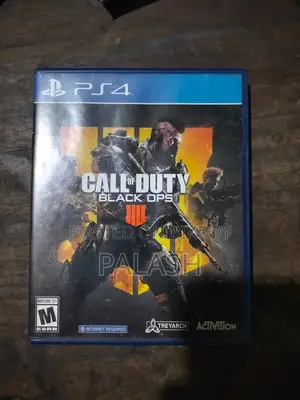 PS4, দুটি কন্ট্রোলার, ৪টি গেম