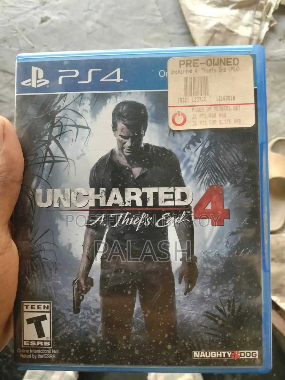 PS4, দুটি কন্ট্রোলার, ৪টি গেম