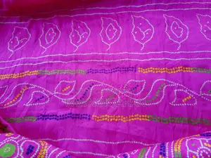 ক্রেপ সিল্ক শাড়ি