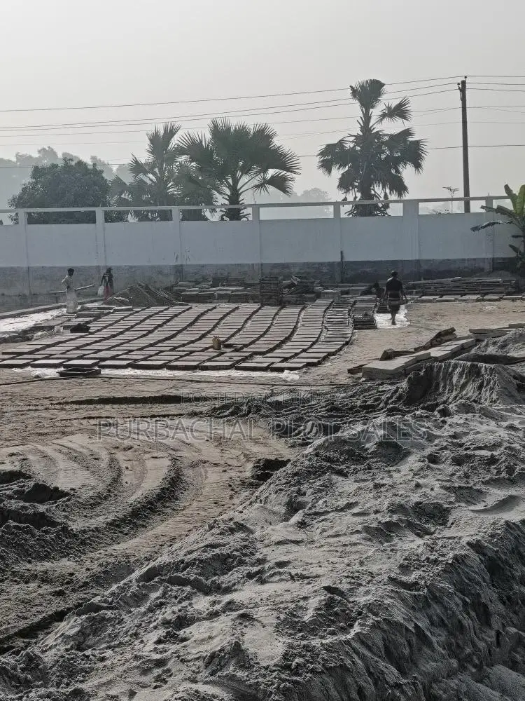 উন্নয়নমূলক কাজের ধারা দেখে আজই প্লট কিনুন, পাইন সিটি।