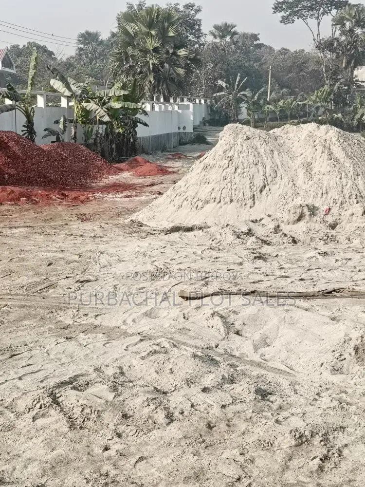 উন্নয়নমূলক কাজের ধারা দেখে আজই প্লট কিনুন, পাইন সিটি।
