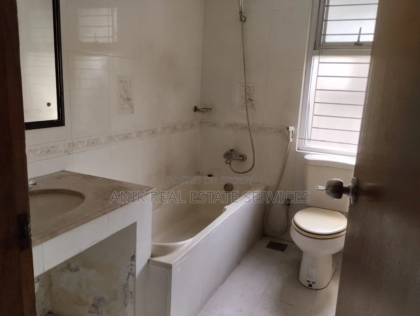 Good Quality 4 Bedroom Flat Rent At Banani