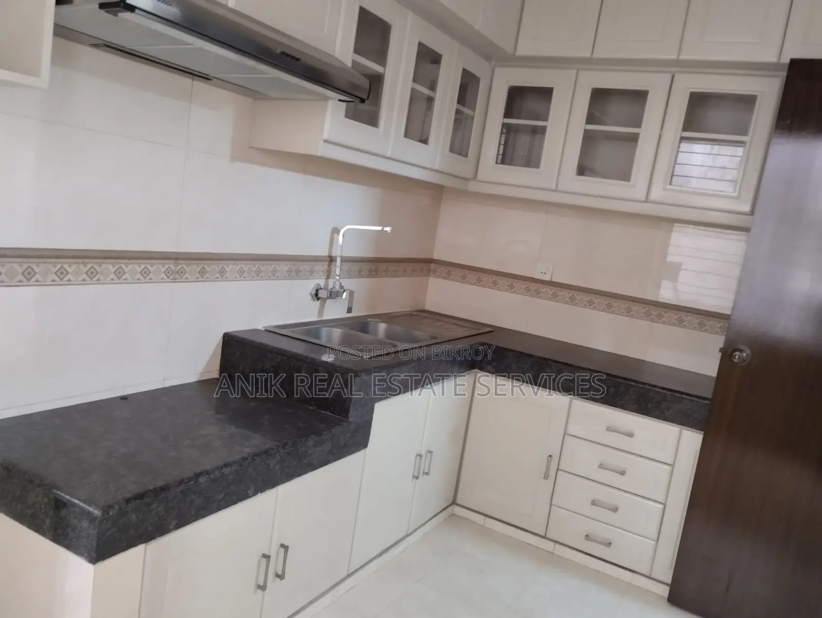 Good Quality 3 Bedroom Unfurnished Flat Rent At Banani