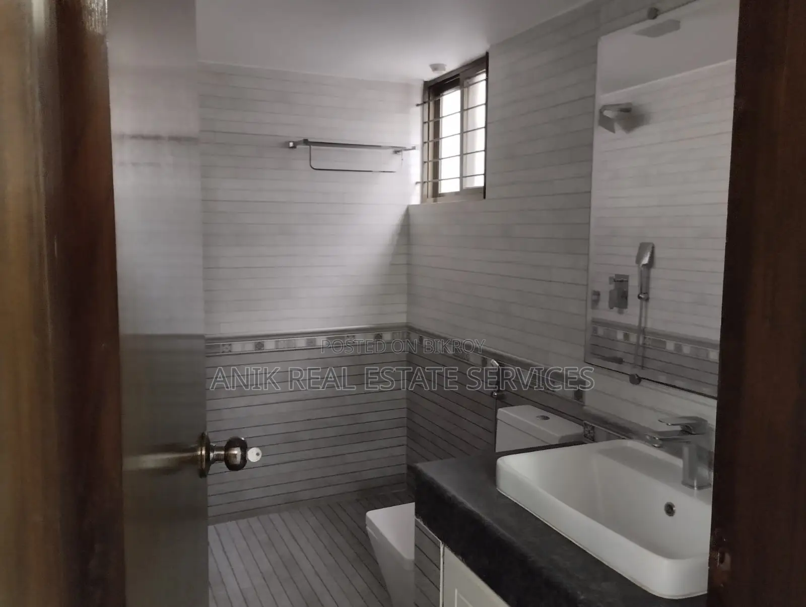 Good Quality 3 Bedroom Unfurnished Flat Rent At Banani