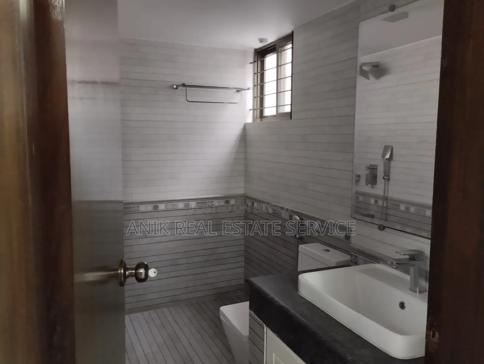 Good Quality 3 Bedroom Unfurnished Flat Rent At Banani