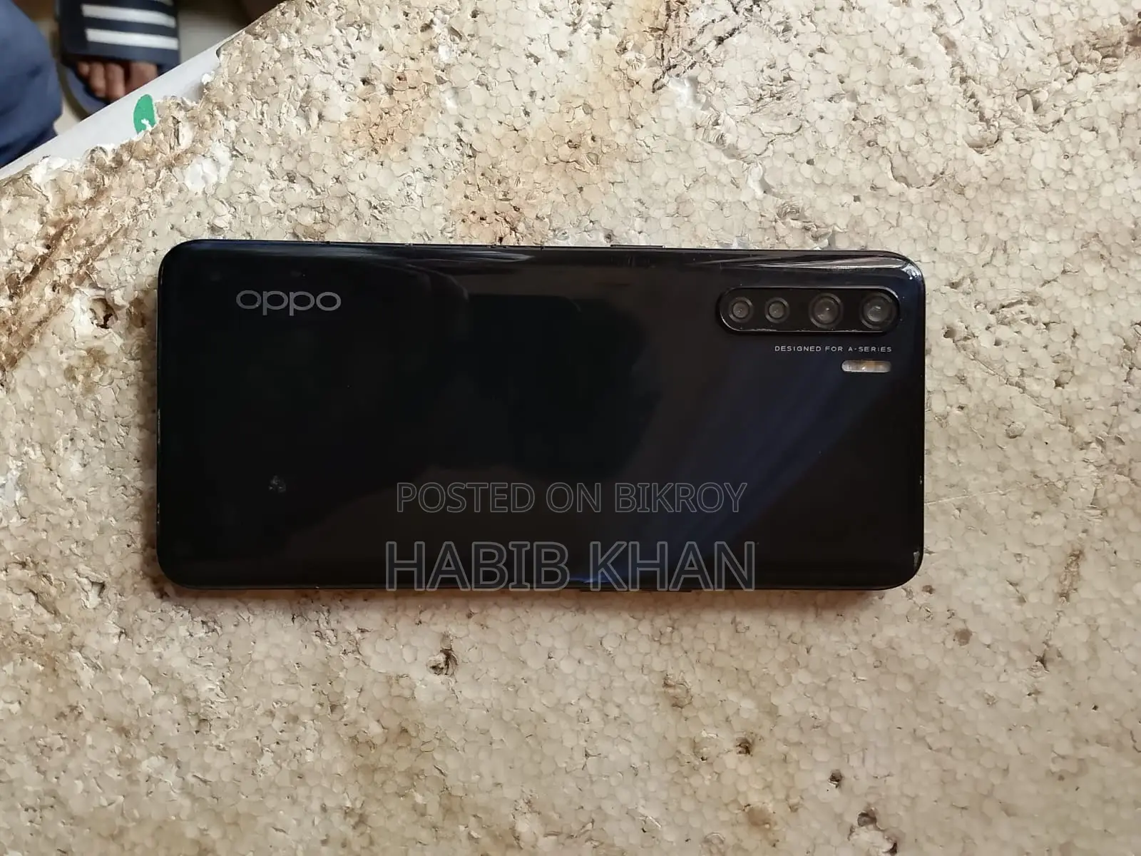 OPPO F15 in very good condition (Used)