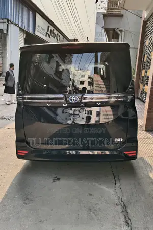 Toyota Voxy SZ PACKAGE-HYBRID.. 2023