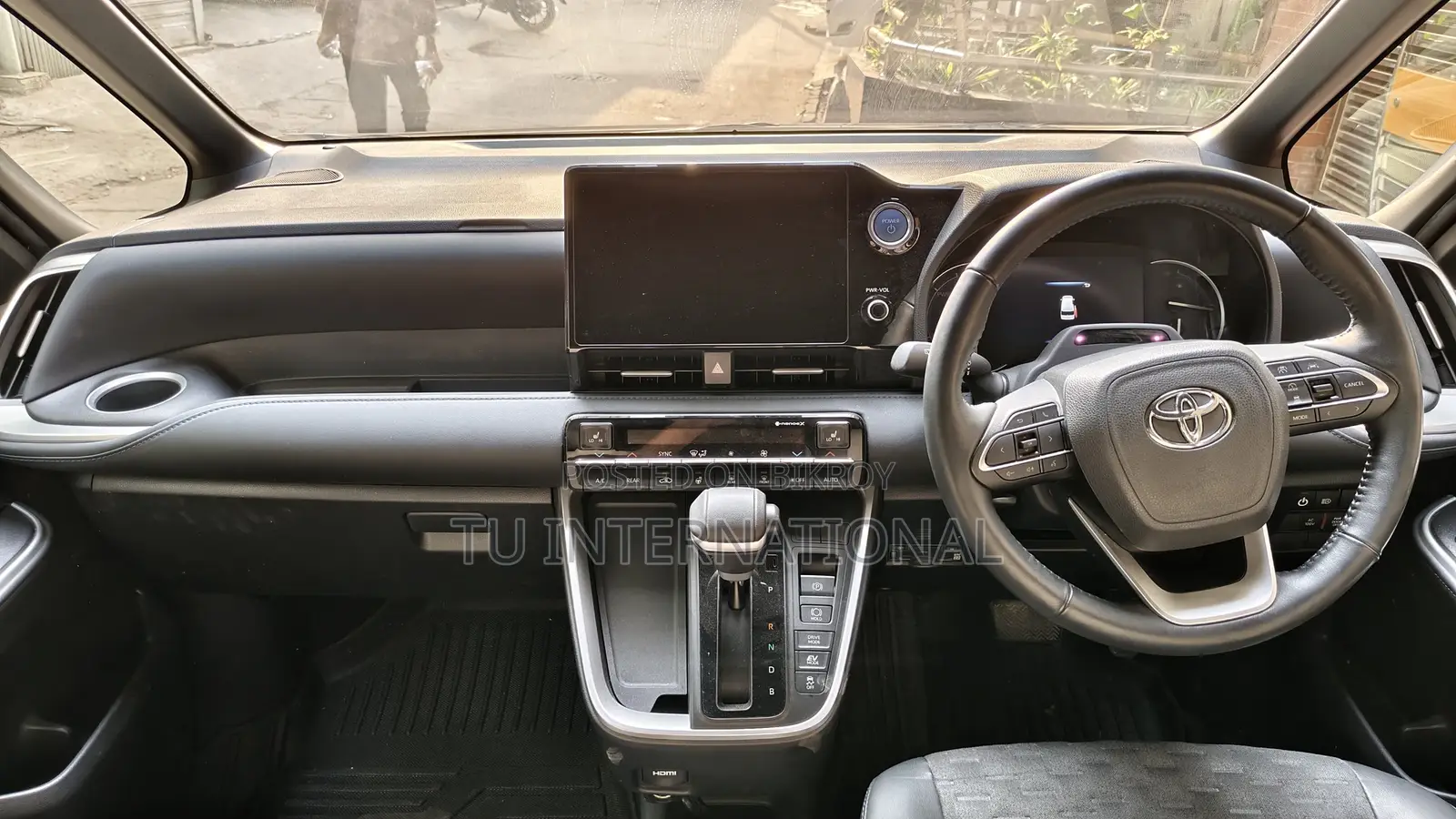 Toyota Voxy SZ PACKAGE-HYBRID.. 2023