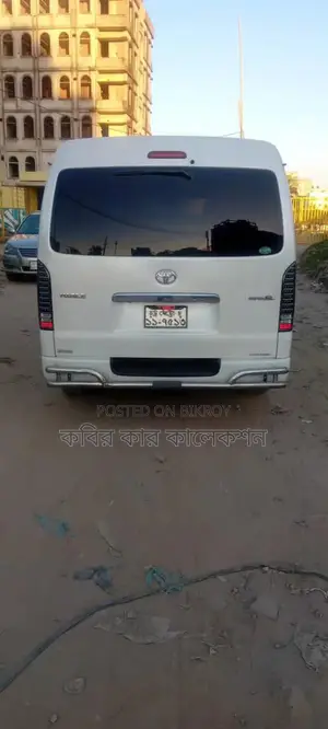 Toyota Hiace Jumbo 2011