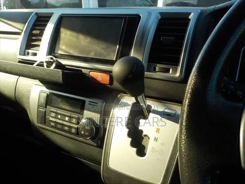 Toyota Hiace SUPER GL PUSH LED 2021