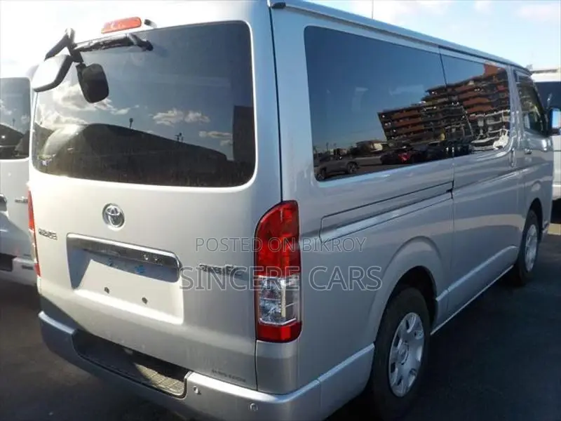 Toyota Hiace SUPER GL PUSH LED 2021