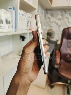 স্যামসাং গ্যালাক্সি এস২২ ডুয়াল সিম ১২৮জিবি (ব্যবহৃত)