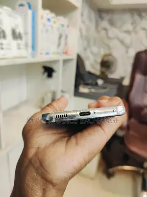 স্যামসাং গ্যালাক্সি এস২২ ডুয়াল সিম ১২৮জিবি (ব্যবহৃত)